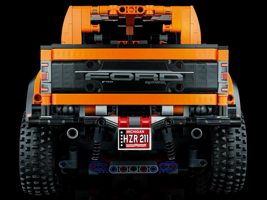 Ford F-150 Raptor — король бездоріжжя — фото 3 (жива коробка)